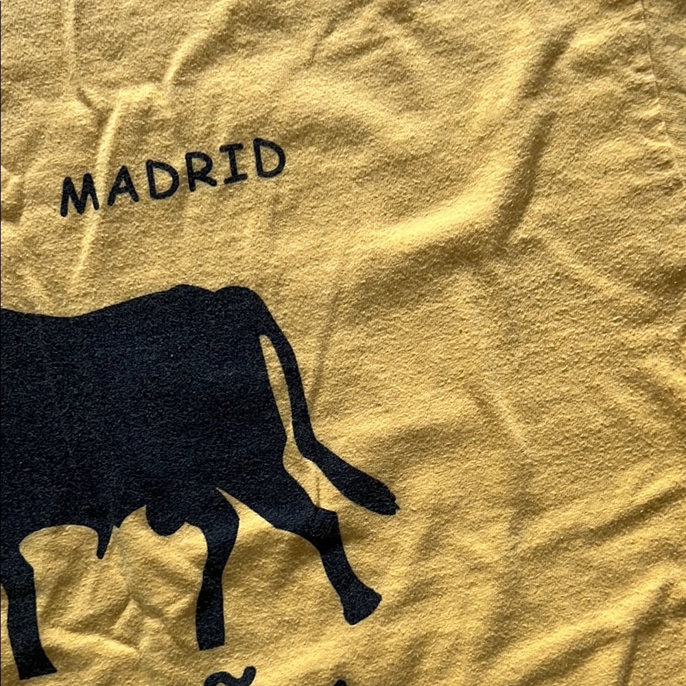 Madrid España Yellow Graphic T-Shirt Size: Small (Unisex) - Picture 5 of 14